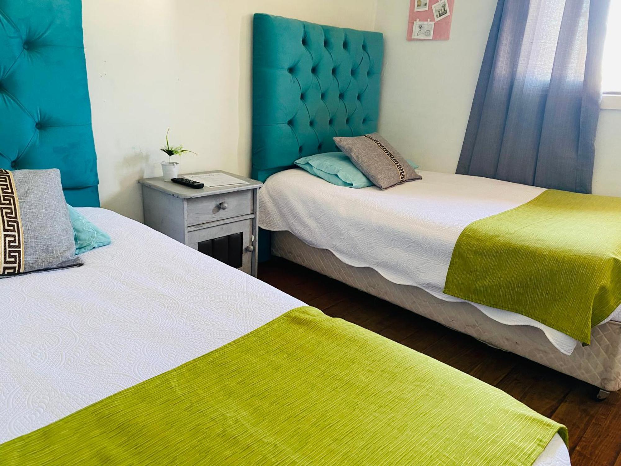 Hostal 3 Norte 圣安东尼奥 外观 照片